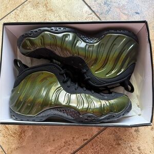 Men’s Nike Legion Green/Black Foamposite